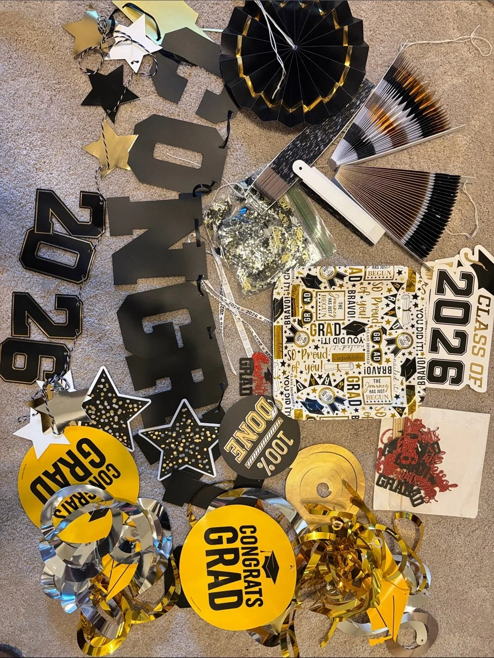 Graduation Party Decoration Bundle - Black and Gold 2026